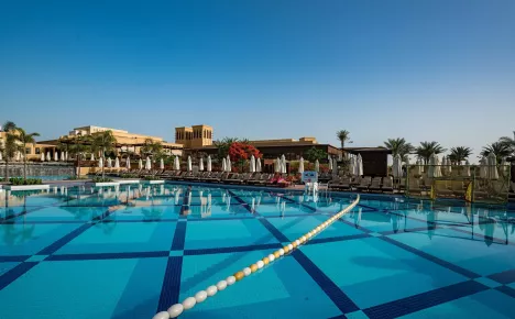 Бассейн отеля Rixos Bab Al Bahr